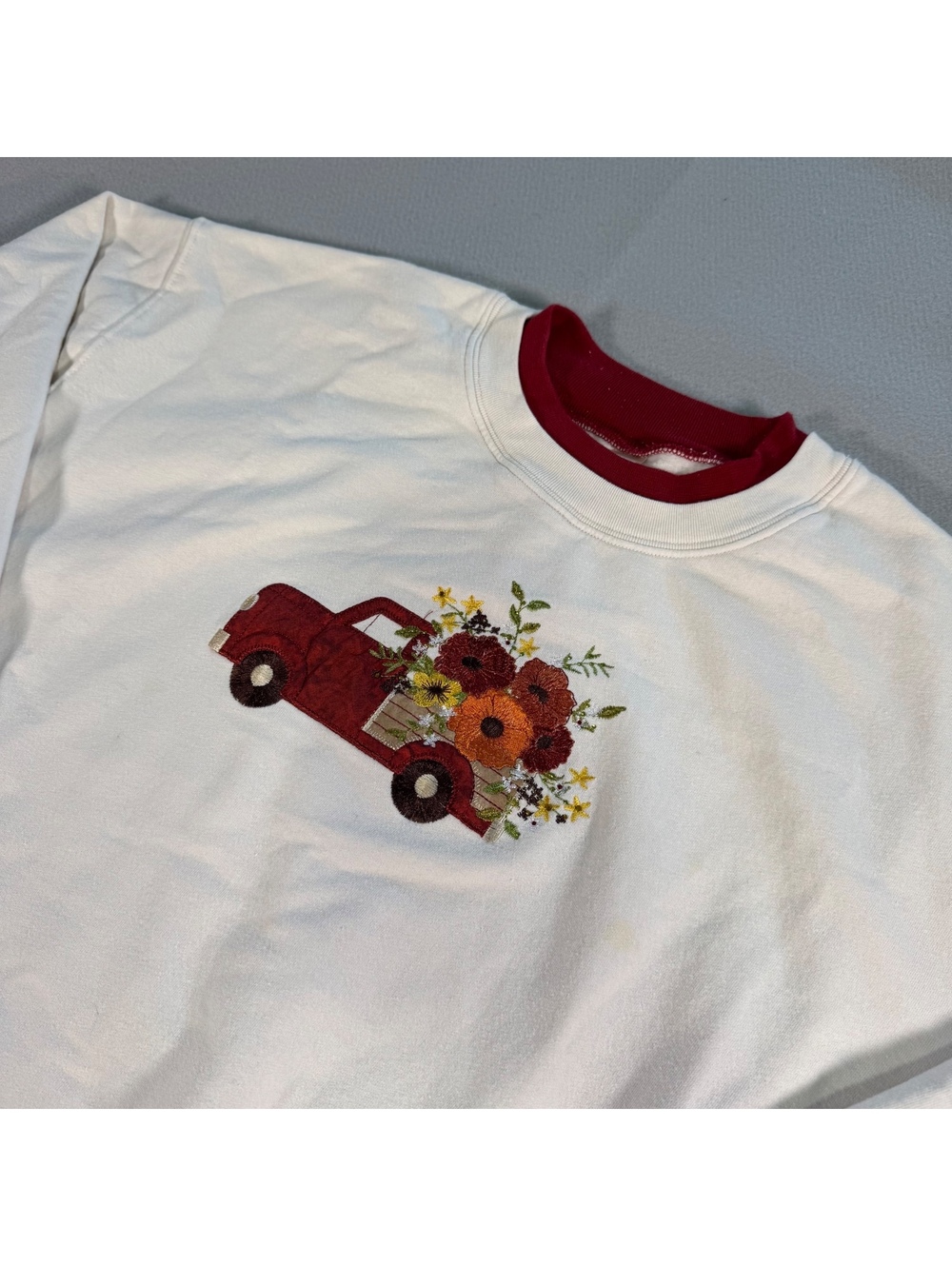 vintage women’s grandma core truck sweater white size 2XL oversized